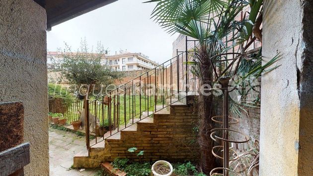 Foto 2 de Casa en venta en Capellades de 5 habitaciones con terraza y jardín