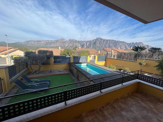 Foto 1 de Chalet en venta en Collbató de 4 habitaciones con terraza y piscina