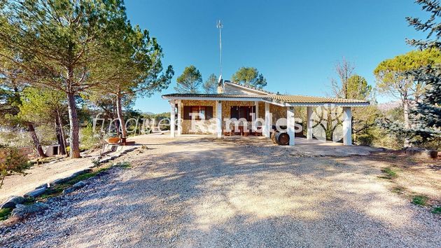 Foto 2 de Casa rural en venda a Santa Maria de Miralles de 3 habitacions amb terrassa i piscina