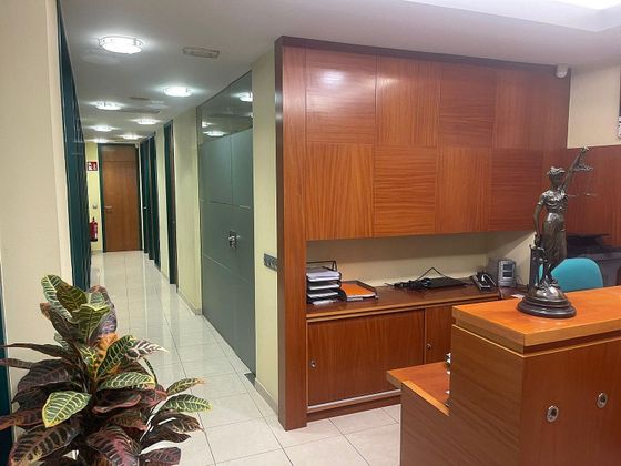 Foto 1 de Oficina en alquiler en El Poble Sec de 143 m²