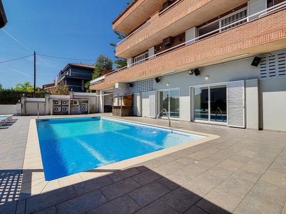 Foto 2 de Venta de chalet en Sant Just Desvern de 5 habitaciones con terraza y piscina