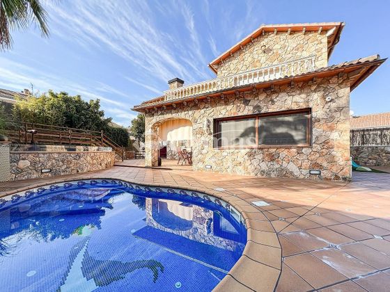 Foto 2 de Casa en venda a Els Pavos de 4 habitacions amb terrassa i piscina