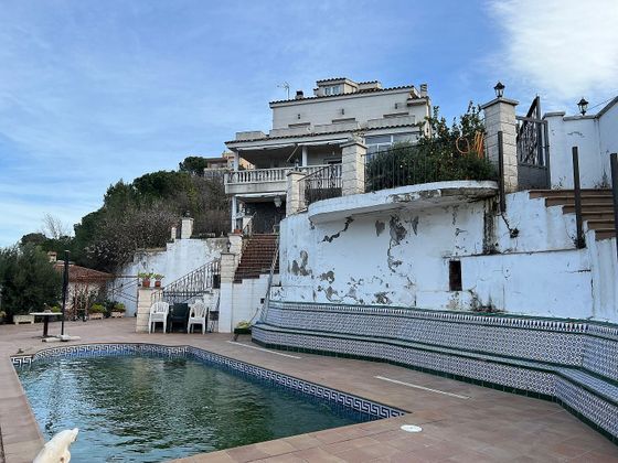 Foto 1 de Venta de chalet en Sant Fost de Campsentelles de 6 habitaciones con terraza y piscina