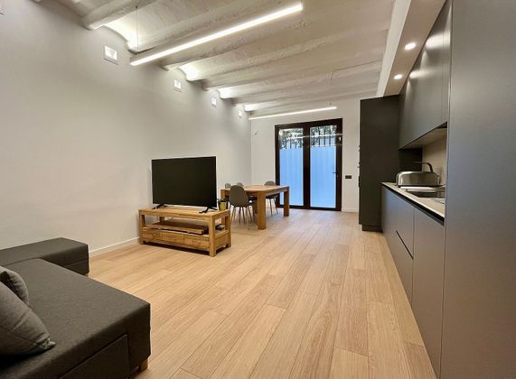 Foto 1 de Pis en venda a Sant Andreu de Palomar de 2 habitacions amb terrassa i aire acondicionat