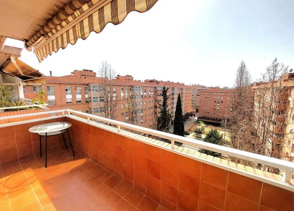 Foto 1 de Àtic en venda a Sant Andreu de Palomar de 3 habitacions amb terrassa i garatge