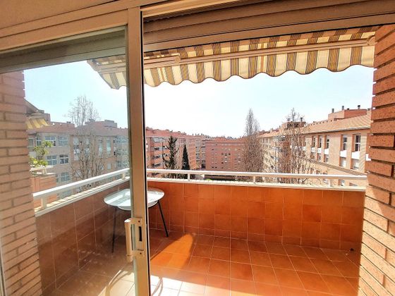 Foto 2 de Àtic en venda a Sant Andreu de Palomar de 3 habitacions amb terrassa i garatge