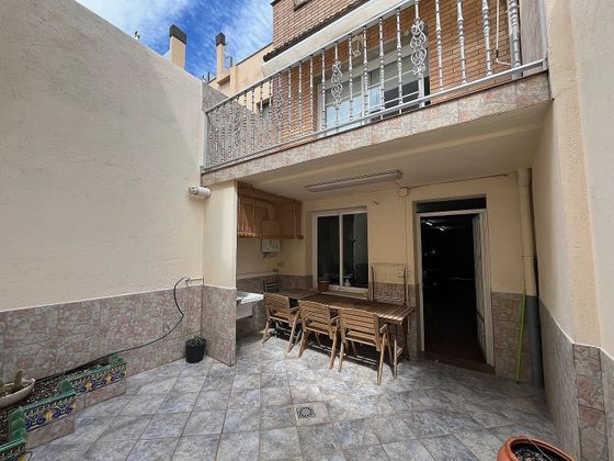 Foto 1 de Casa adosada en venta en Sant Andreu de Palomar de 3 habitaciones con terraza y balcón