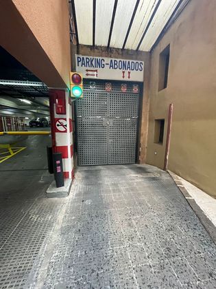 Foto 1 de Alquiler de garaje en calle Girona de 16 m²