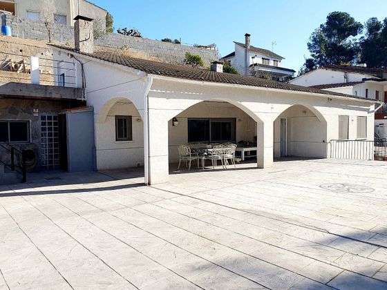 Foto 1 de Xalet en venda a Esparreguera de 4 habitacions amb terrassa i piscina