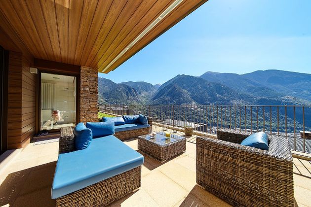 Foto 1 de Piso en venta en Escaldes, les de 4 habitaciones con terraza y piscina