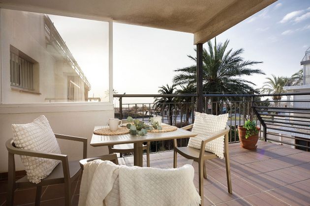 Foto 2 de Pis en venda a pasaje Bahia de 2 habitacions amb terrassa i balcó