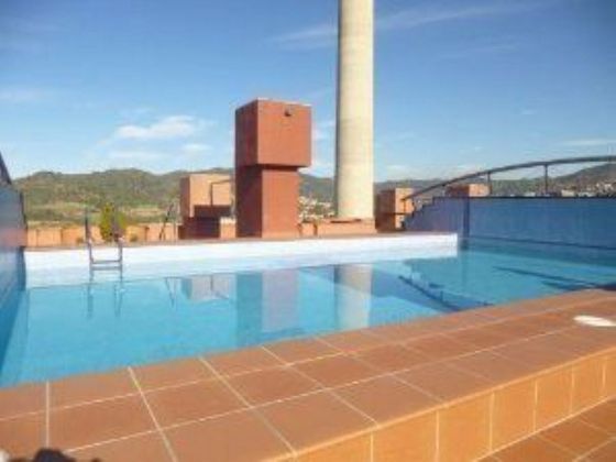 Foto 1 de Pis en venda a carretera Reial de 2 habitacions amb piscina i balcó