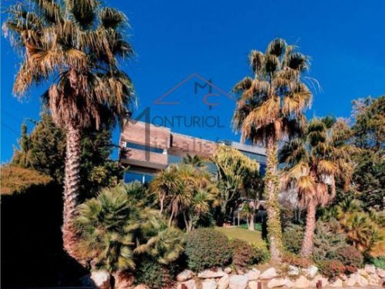 Foto 1 de Xalet en venda a Ciutat Diagonal - La Miranda - La Mallola de 5 habitacions amb terrassa i piscina