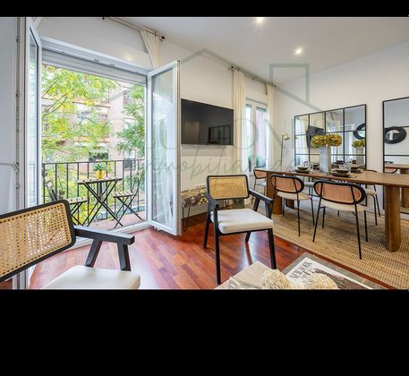 Foto 2 de Piso en alquiler en calle De Ayala de 3 habitaciones con terraza y muebles