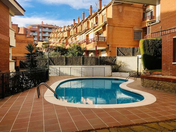 Foto 2 de Venta de piso en Corbera de Llobregat de 4 habitaciones con terraza y piscina