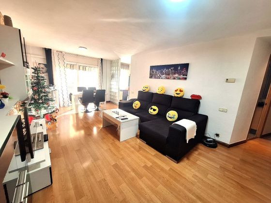 Foto 2 de Piso en venta en Sant Andreu de la Barca de 3 habitaciones con aire acondicionado y calefacción