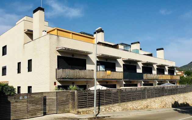Foto 1 de Pis en venda a Corbera de Llobregat de 2 habitacions amb terrassa i piscina