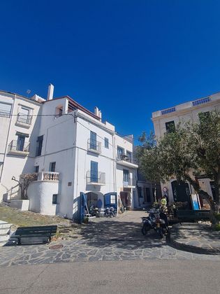 Foto 2 de Casa adossada en venda a Cadaqués de 4 habitacions amb terrassa i balcó