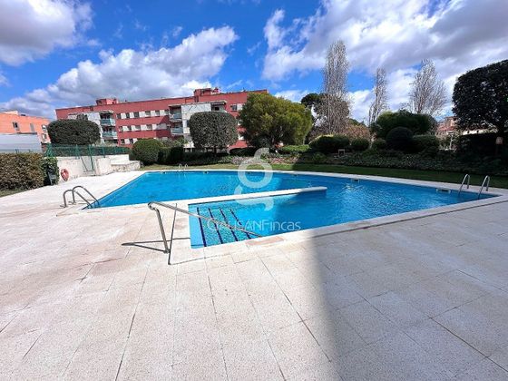 Foto 1 de Pis en venda a Sant Joan Despí de 3 habitacions amb piscina i garatge