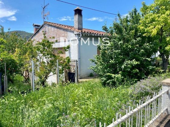 Foto 2 de Casa en venda a Besalú de 4 habitacions amb terrassa i jardí