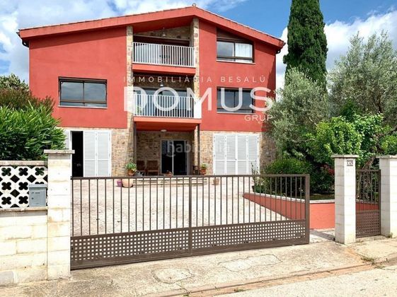 Foto 2 de Casa en venda a Maià de Montcal de 9 habitacions amb terrassa i garatge