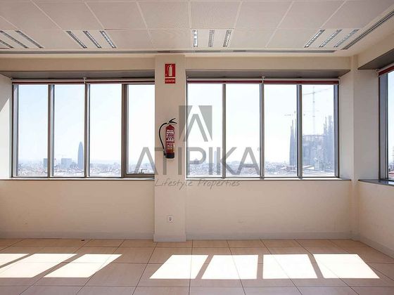 Foto 2 de Oficina en lloguer a La Sagrada Família amb ascensor