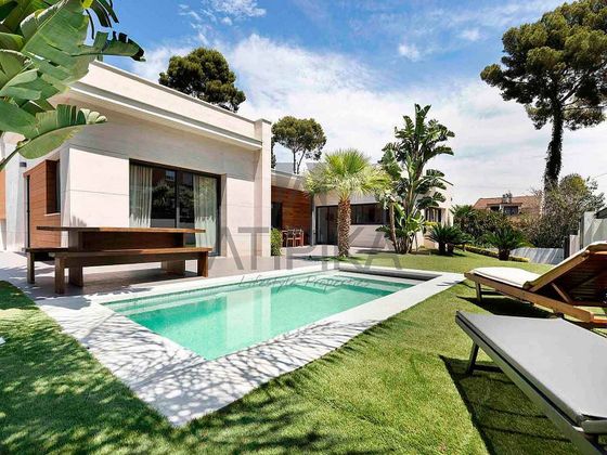 Foto 2 de Chalet en venta en Montmar de 6 habitaciones con terraza y piscina