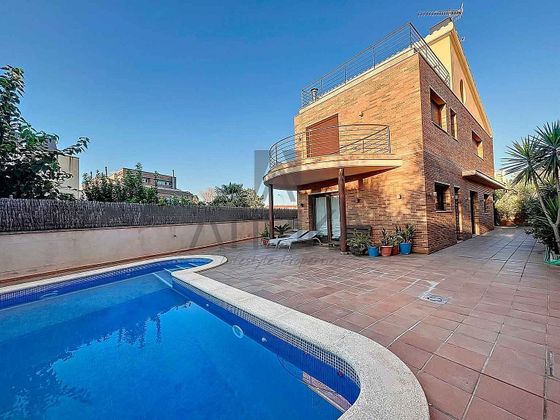 Foto 2 de Xalet en venda a Sant Julià - El Pla del Diable de 5 habitacions amb terrassa i piscina