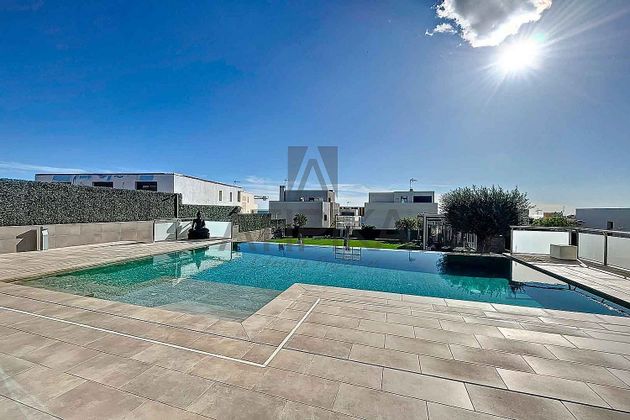 Foto 2 de Xalet en venda a Montgat de 5 habitacions amb terrassa i piscina