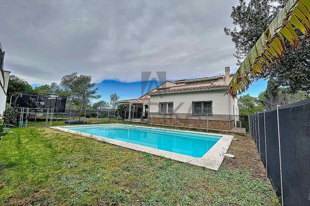 Foto 2 de Venta de chalet en Mas Mestre de 5 habitaciones con terraza y piscina