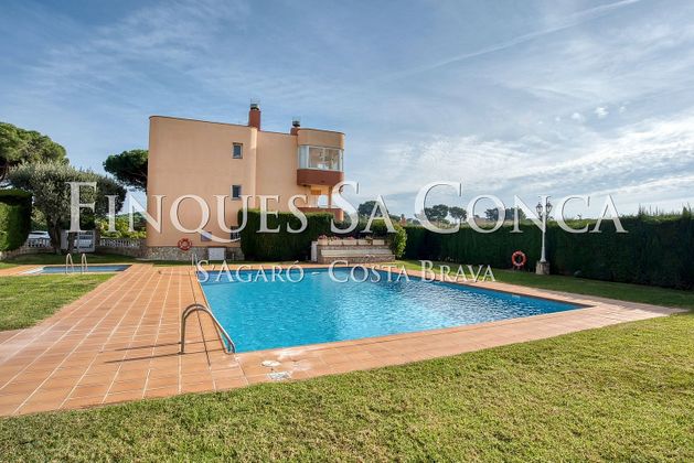 Foto 1 de Àtic en lloguer a S'Agaró de 2 habitacions amb terrassa i piscina