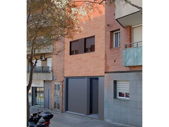 Foto 1 de Casa en venda a paseo Del Vintidos de Juliol de 4 habitacions amb terrassa i garatge