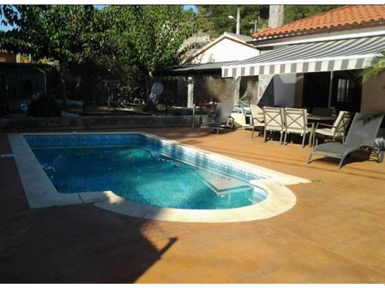 Foto 1 de Chalet en venta en Vacarisses de 3 habitaciones con terraza y piscina