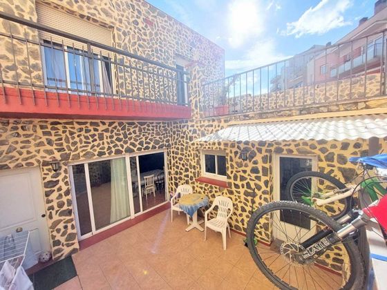 Foto 2 de Casa en venda a Ca n'Aurell de 3 habitacions amb terrassa i garatge
