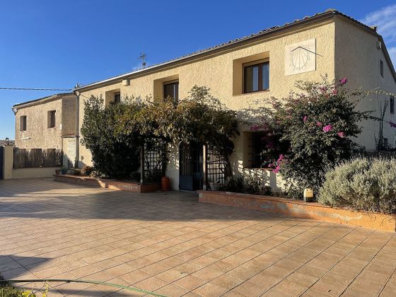 Foto 1 de Casa rural en venda a calle Sant Mateo de Montnegre de 8 habitacions amb terrassa i jardí