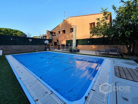 Foto 1 de Casa en venda a Calonge Poble de 3 habitacions amb terrassa i piscina