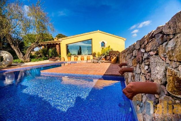 Foto 2 de Xalet en venda a Mont-Ras de 5 habitacions amb piscina i garatge