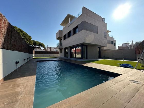 Foto 1 de Casa en venta en Baixador de 4 habitaciones con terraza y piscina