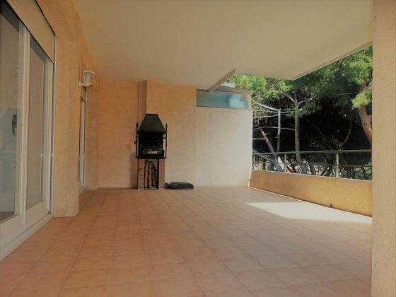 Foto 1 de Piso en venta en Gavà Mar de 4 habitaciones con terraza y piscina