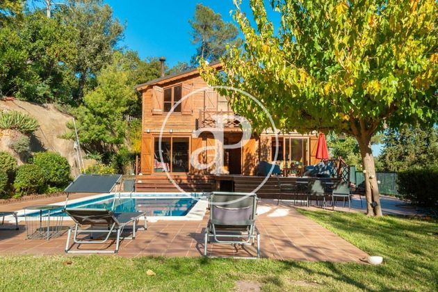 Foto 2 de Casa en lloguer a La Floresta - Les Planes de 4 habitacions amb terrassa i piscina