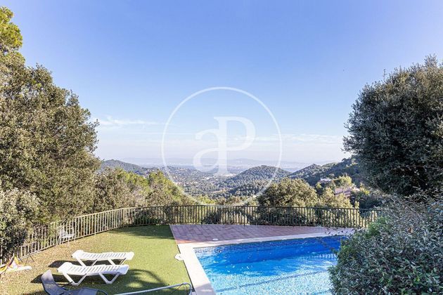 Foto 1 de Casa en venda a Matadepera de 7 habitacions amb terrassa i piscina