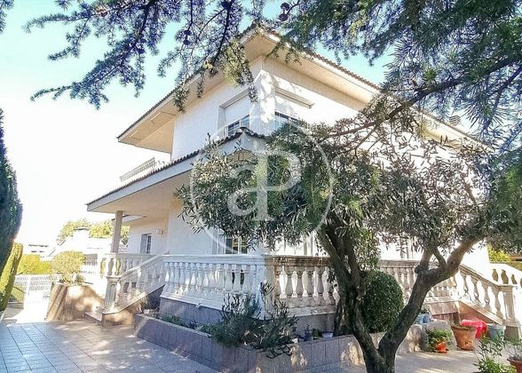 Foto 2 de Xalet en venda a Castellarnau - Can Llong de 7 habitacions amb terrassa i jardí