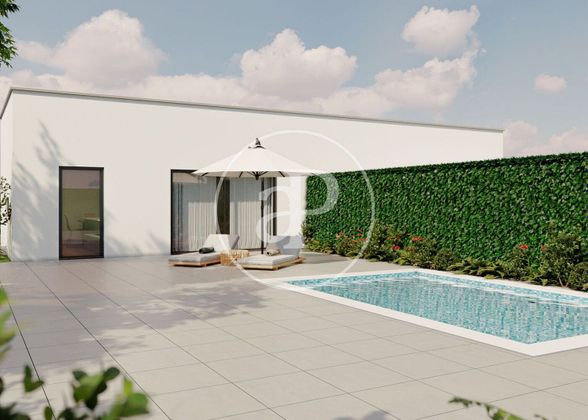Foto 1 de Casa en venta en Can Parellada de 4 habitaciones con terraza y piscina