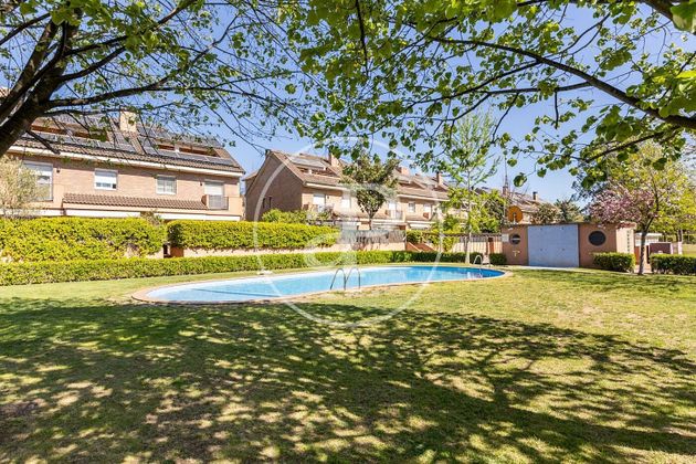 Foto 2 de Casa en venta en Mira-sol de 4 habitaciones con terraza y piscina