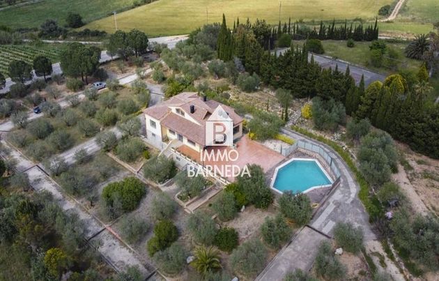 Foto 2 de Xalet en venda a pasaje Argeler de 4 habitacions amb terrassa i piscina