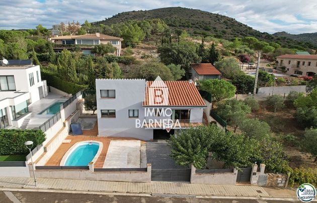 Foto 1 de Chalet en venta en calle Pere Serra de 3 habitaciones con terraza y piscina