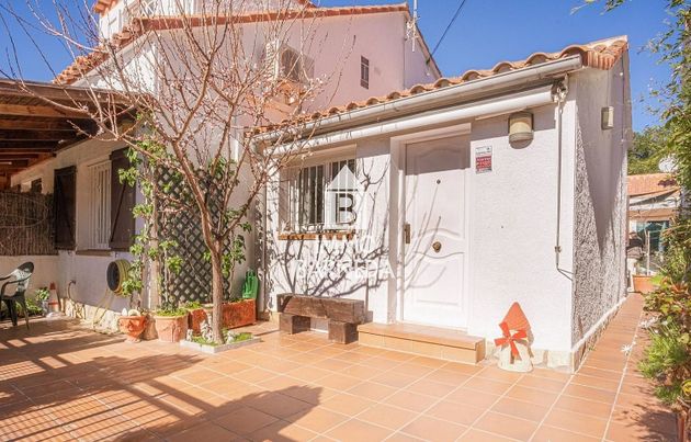 Foto 1 de Casa en venda a calle Argentera de 3 habitacions amb terrassa i balcó