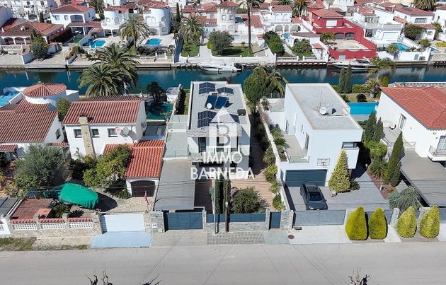 Foto 2 de Xalet en venda a calle Ter de 3 habitacions amb terrassa i piscina