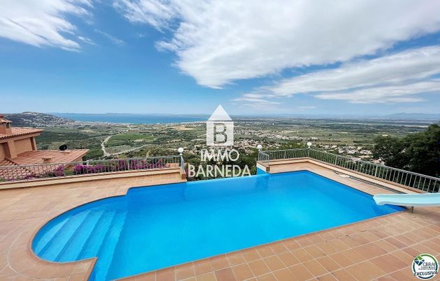 Foto 1 de Xalet en venda a calle Eivissa de 4 habitacions amb terrassa i piscina