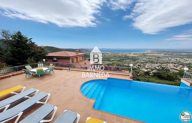 Foto 2 de Venta de chalet en calle Eivissa de 4 habitaciones con terraza y piscina